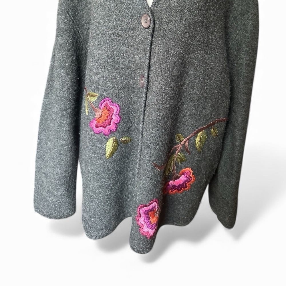 Vintage Eagle’s Eye Women’s Gray Wool Floral Embroidered Cardigan, Size XL - Picture 4 of 8